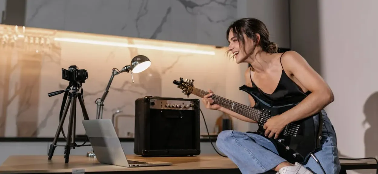 أداة إزالة الموسيقى الخلفية عبر الإنترنت  مجانية، بدون إعلانات